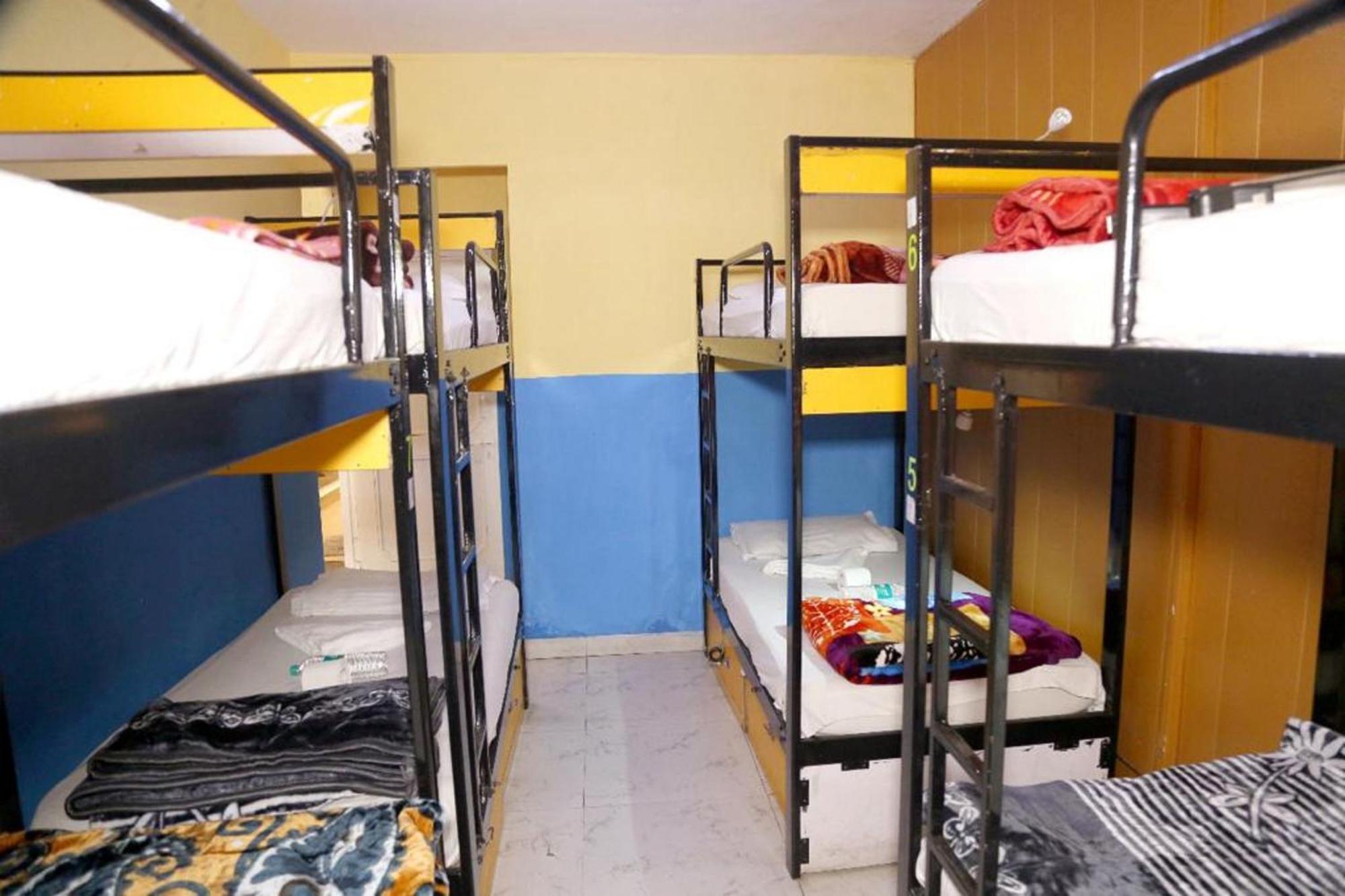 Bunk Hostel Delhi Best Backpacking Accommodation New Delhi Bagian luar foto
