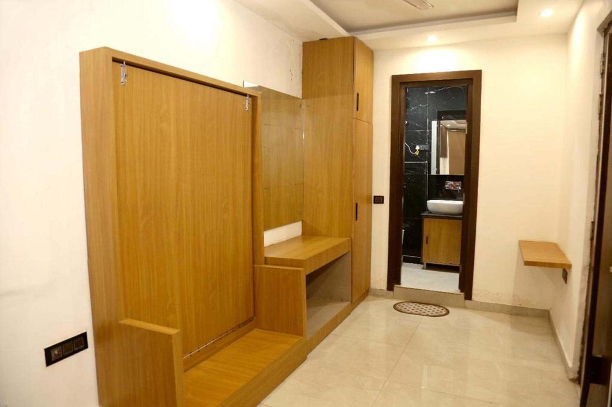 Bunk Hostel Delhi Best Backpacking Accommodation New Delhi Bagian luar foto