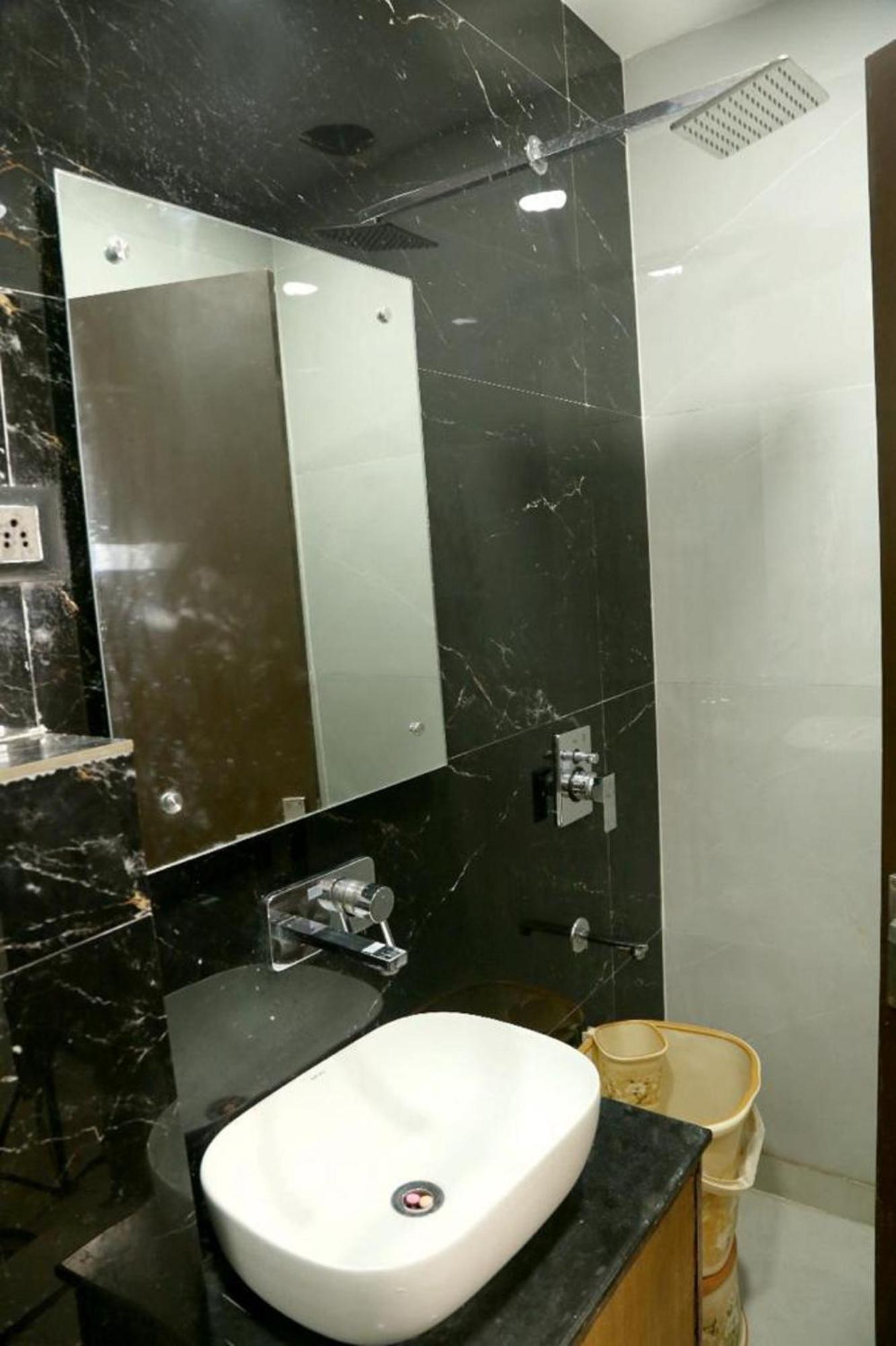 Bunk Hostel Delhi Best Backpacking Accommodation New Delhi Bagian luar foto