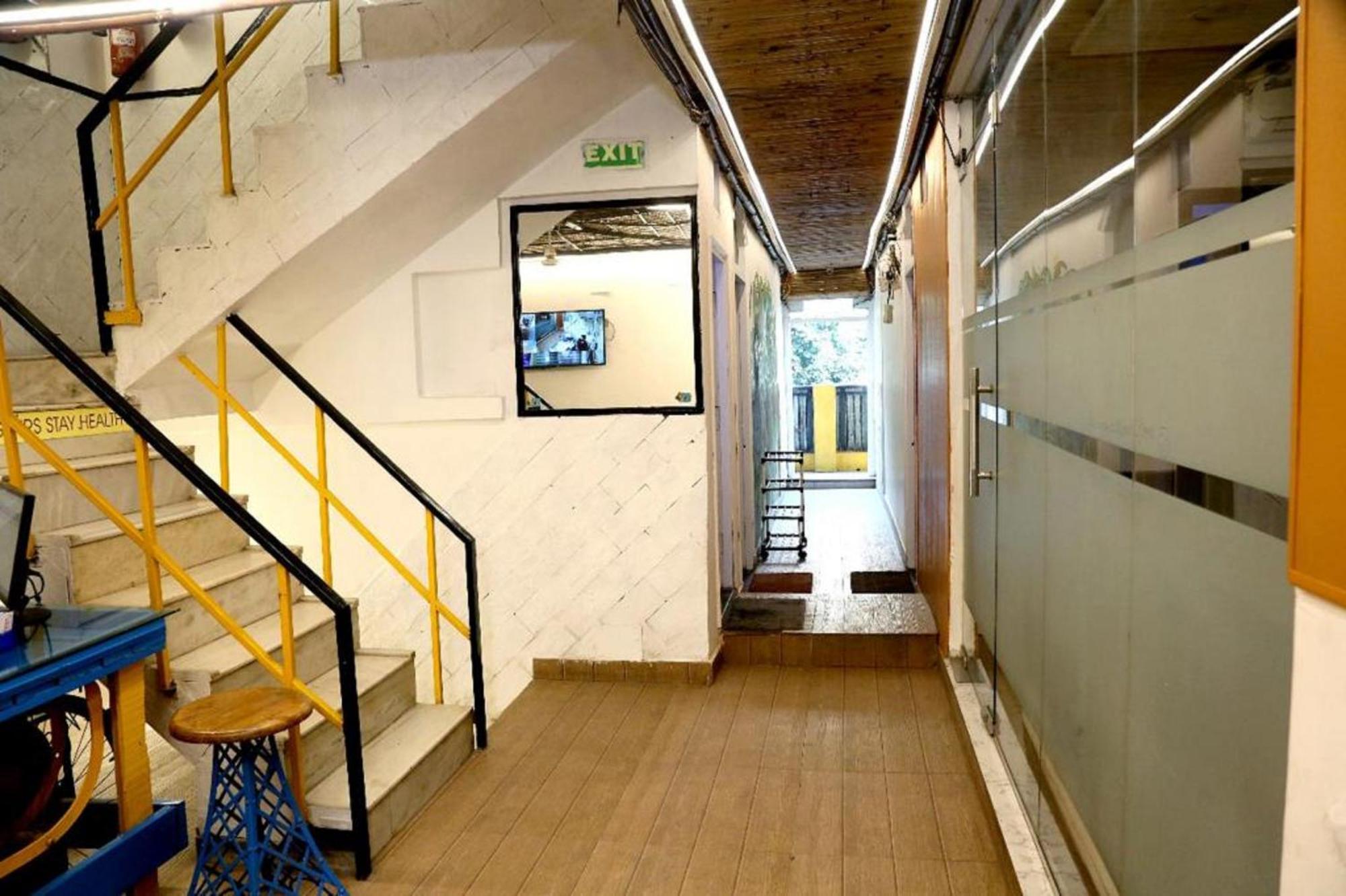 Bunk Hostel Delhi Best Backpacking Accommodation New Delhi Bagian luar foto